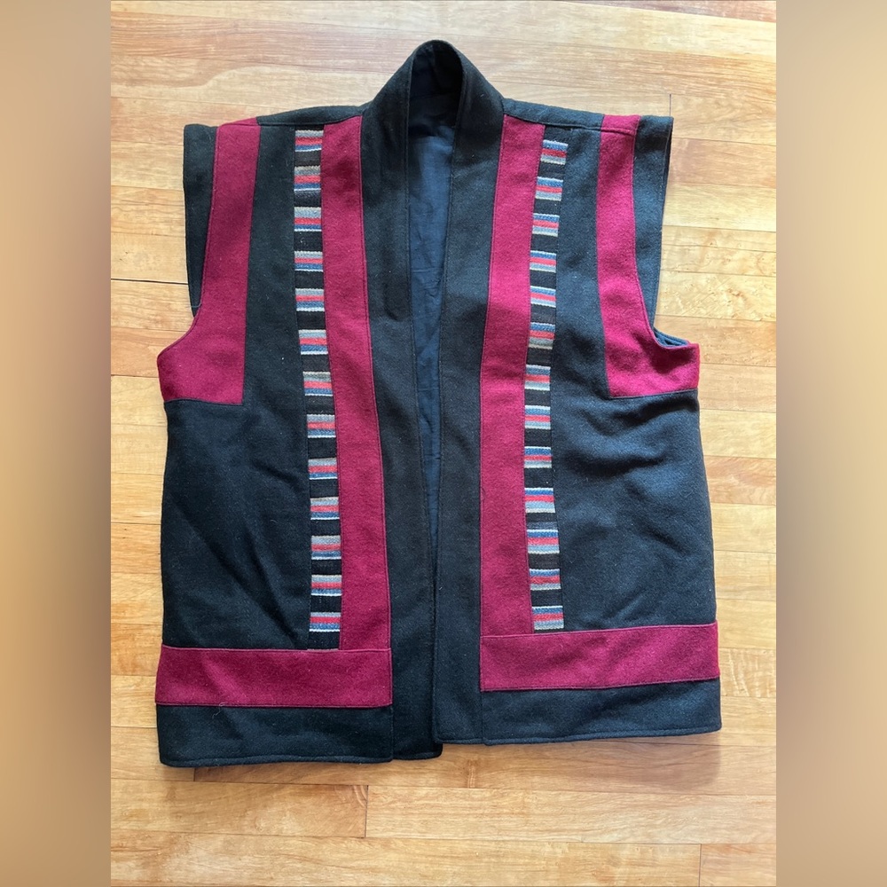 Wool tunic made in Nepal hundred percent wool size small medium￼